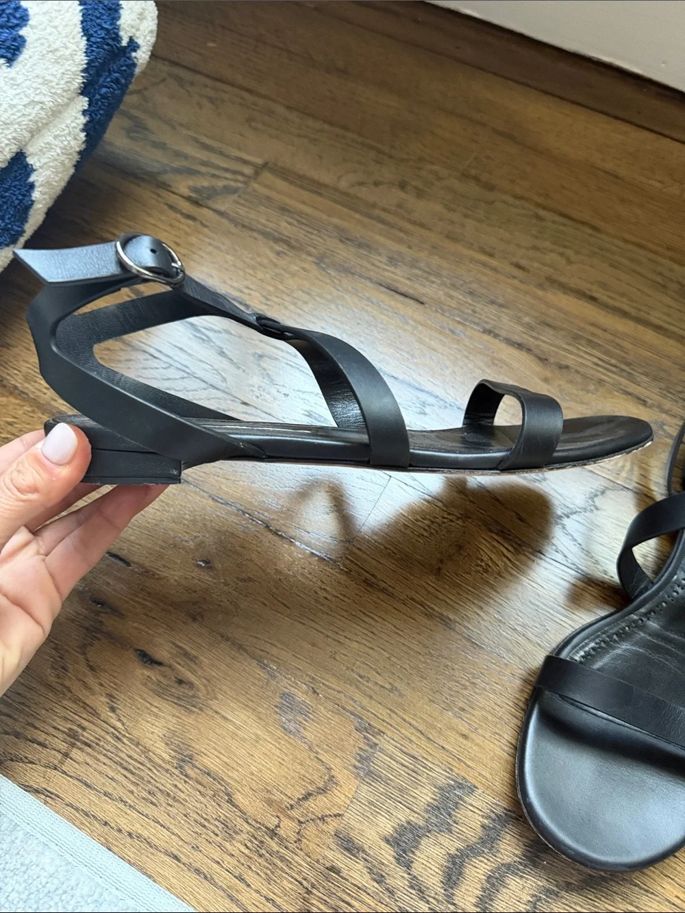 Manolo Blahnik Black Leather Cross-Strap Sandals - Picture 3 of 4